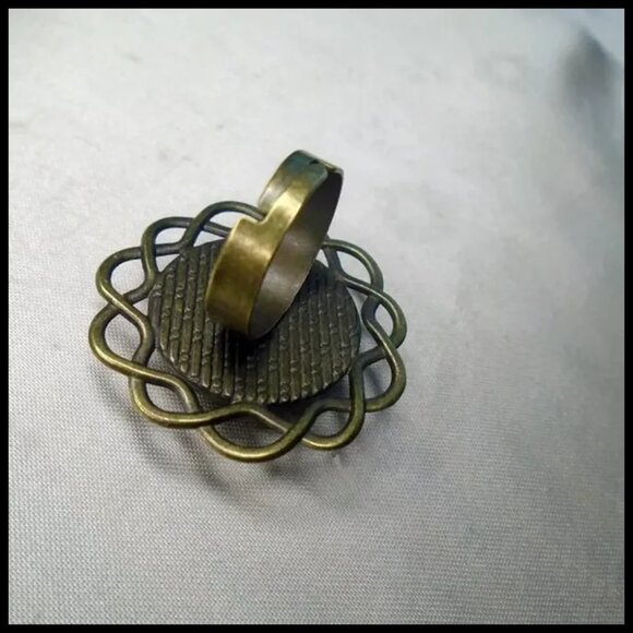 Statement Ring with Dried Pressed Flowers is One of a Kind Cottagecore - Picture 7 of 11